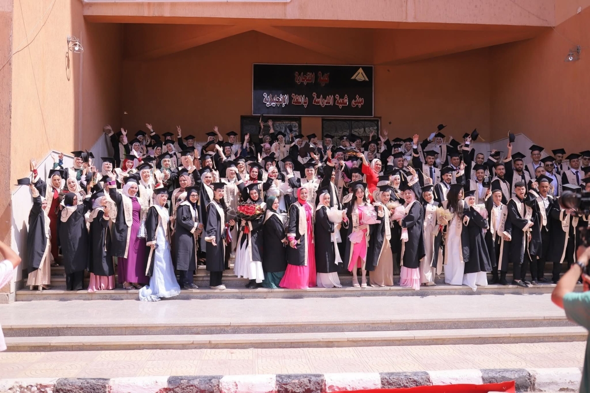 جامعة بنها تنظم حفل تخرج دفعة جديدة من طلاب كلية الحقوق